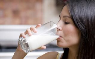 Los menús dietéticos para beber incluyen leche baja en grasa